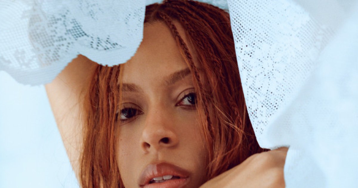 Ravyn Lenae Live