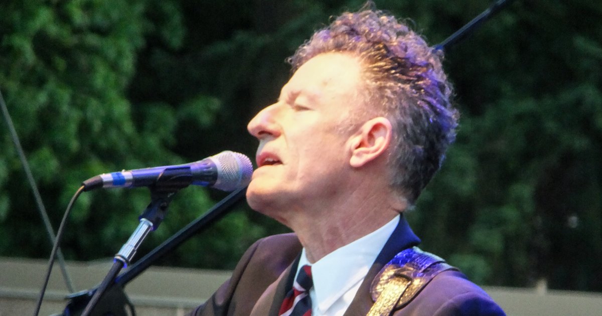 Lyle Lovett at Burton Cummings Theatre