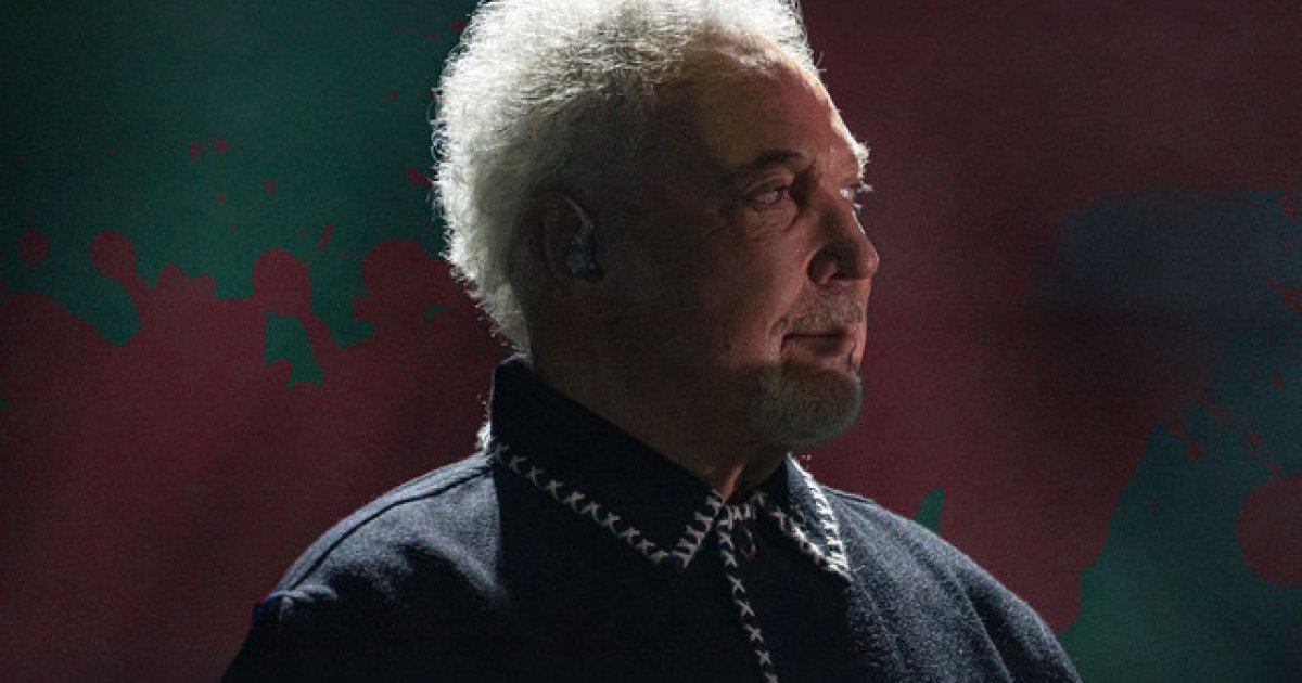 Tom Jones at the OLG Stage at Fallsview Casino