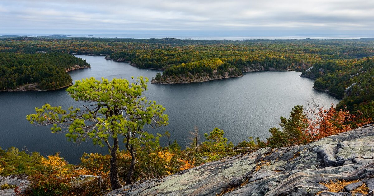 Killarney Provincial Park and French River Day Trip from Christie