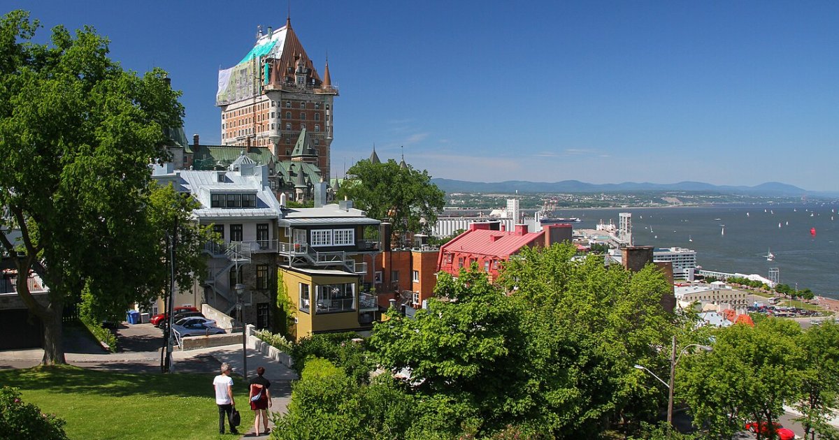 Guided St. Lawrence River Cruise from Quai Chouinard