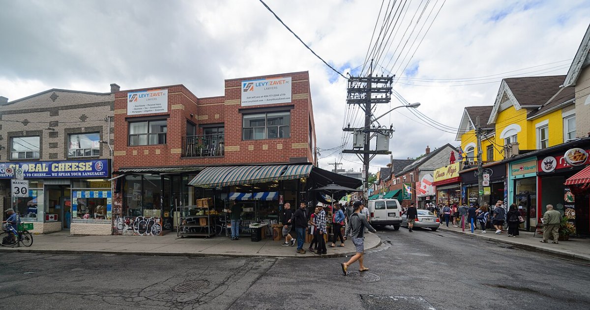 Walking Tour of Toronto's Kensington Market and Chinatown