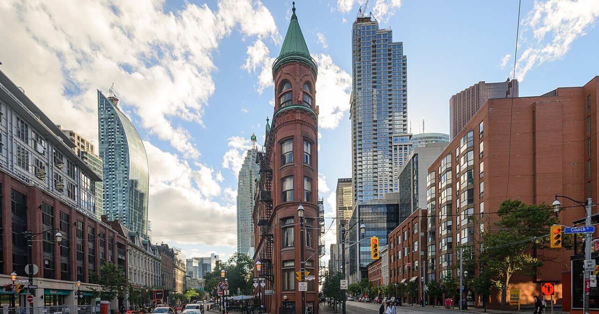Heart of Downtown Toronto Bike Tour