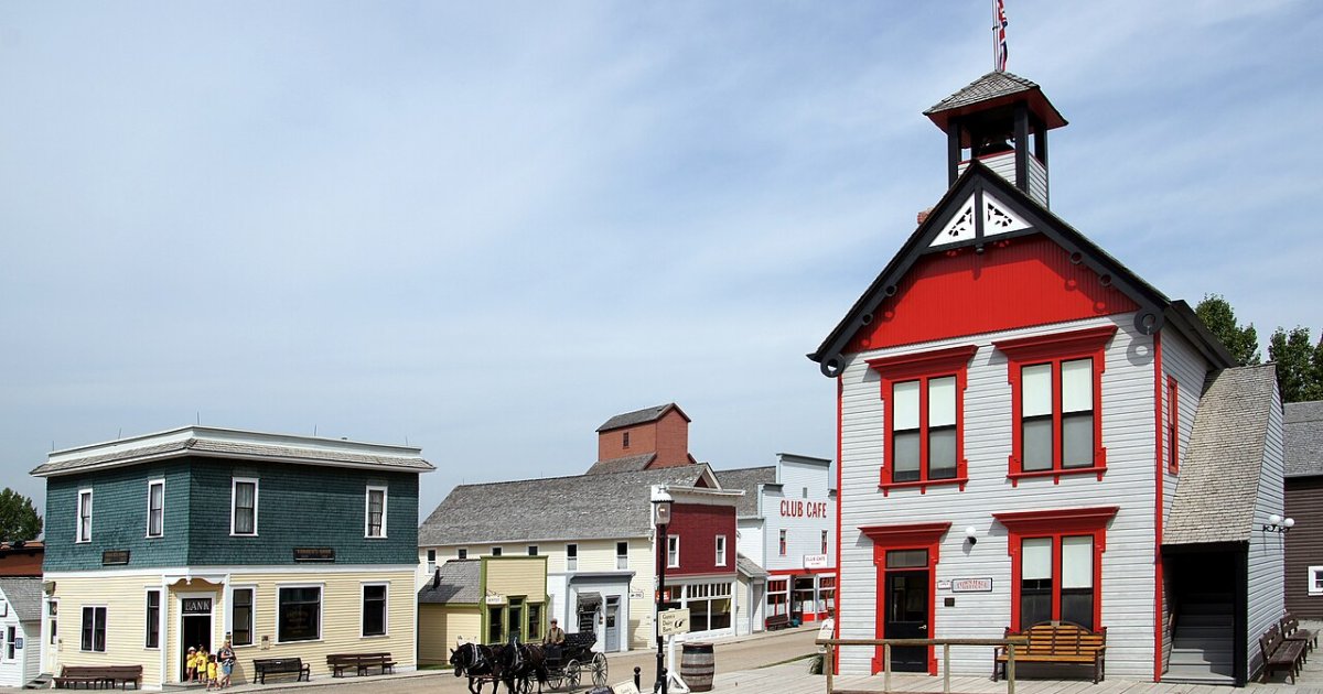 XploringCalgary City Tour with Gasoline Alley Admission