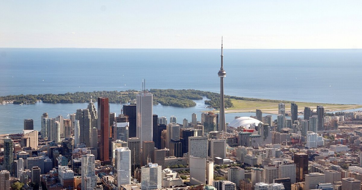Best of Toronto Small-Group City Tour