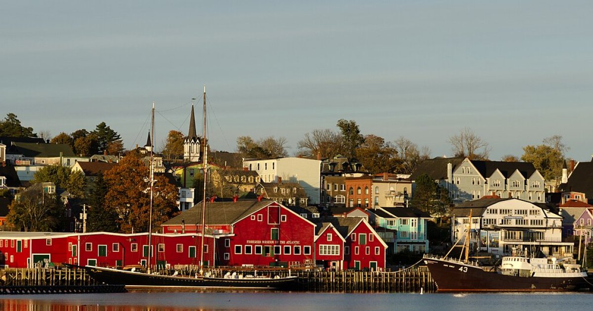 2-Hour Zodiac Coastal Tour in Lunenburg