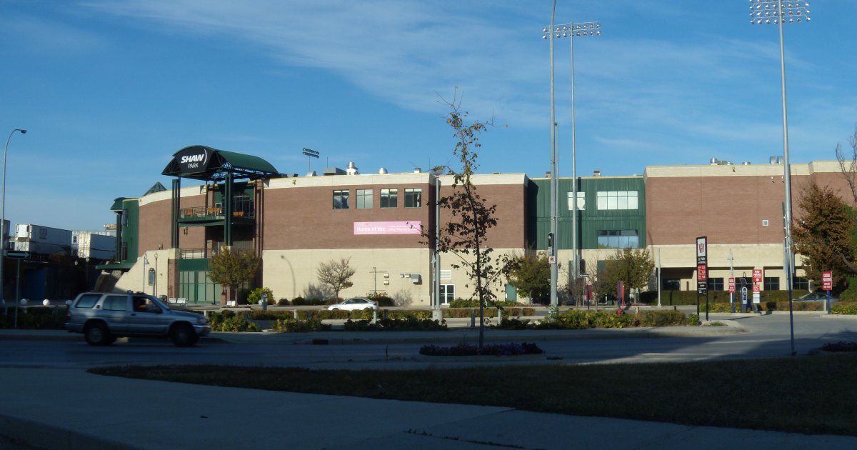 Winnipeg Goldeyes vs Cleburne Railroaders at Blue Cross Park