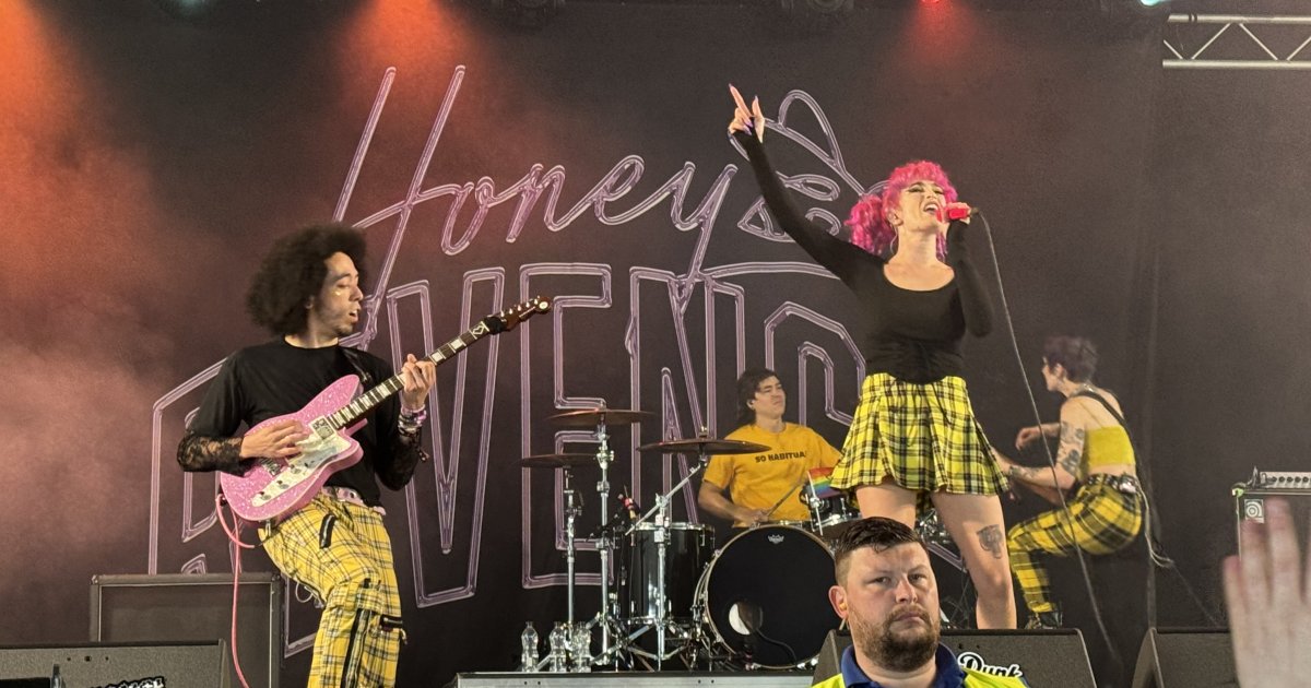 idobi Radio Summer School: Honey Revenge, Games We Play and Winona Fighter at the Phoenix