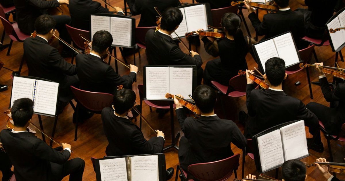 Royal Conservatory Orchestra conducted by Earl Lee