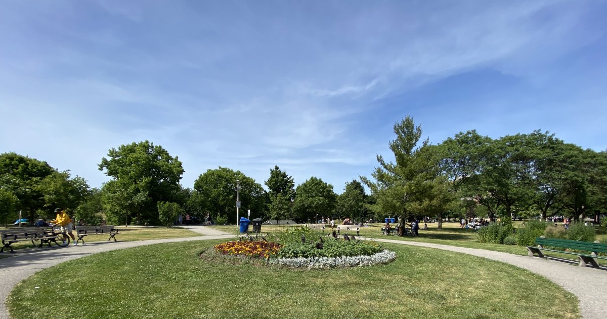 Toronto Maple Leafs (baseball) vs Brantford Red Sox at Christie Pits