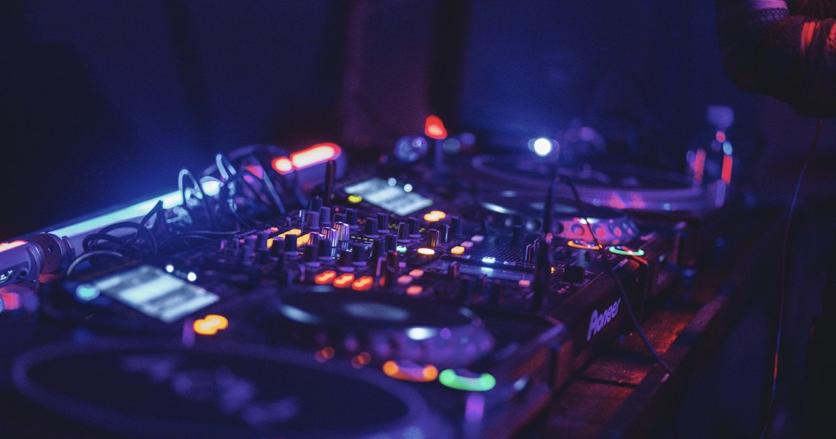 Wax & DJ Hoppa at The Mod Club
