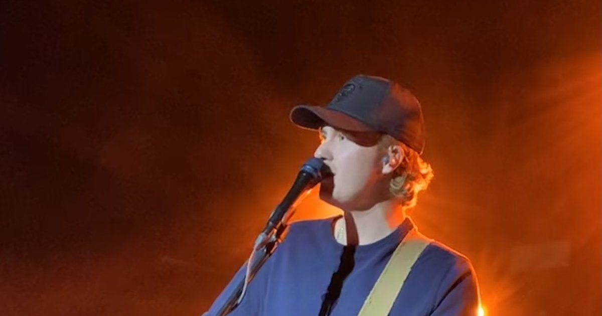 Owen Riegling at Théâtre Beanfield