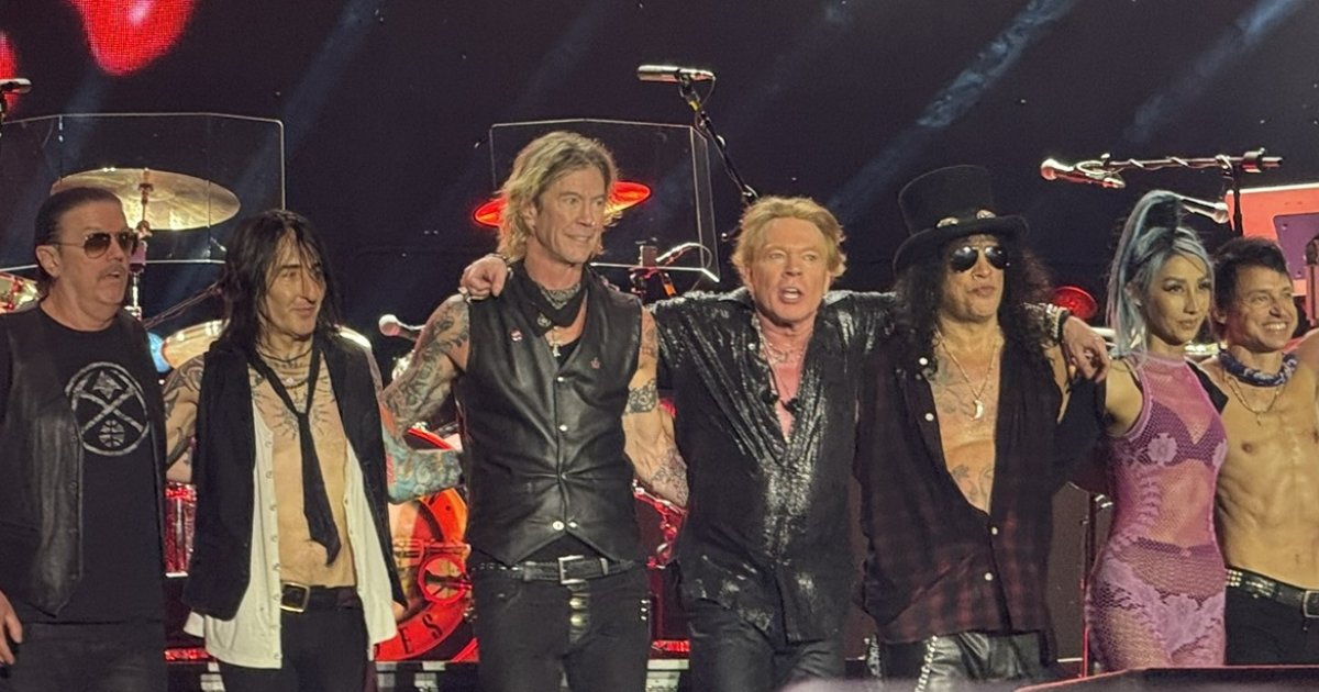 Guns N' Roses & Public Enemy at Rogers Stadium