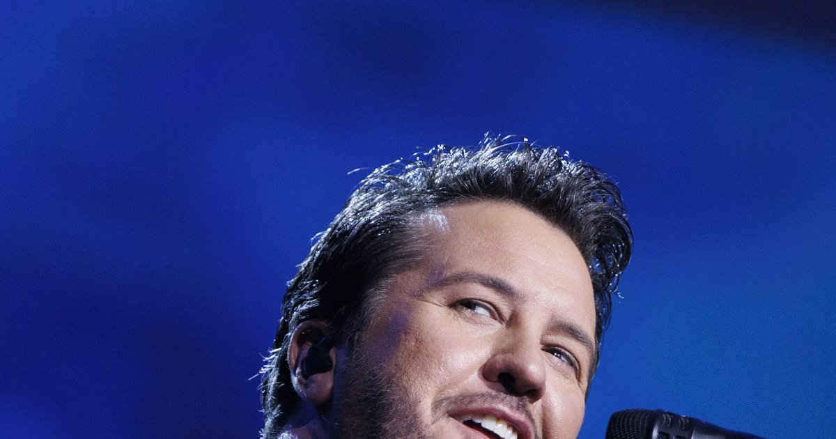 Luke Bryan at Canadian Tire Centre