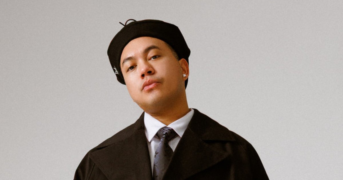 Jeff Bernat at Ausgang Plaza