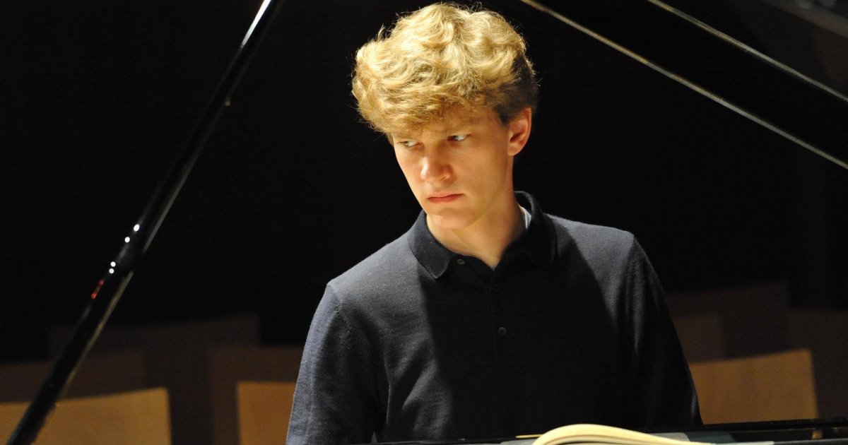 Jan Lisiecki Plays Grieg at Roy Thomson Hall