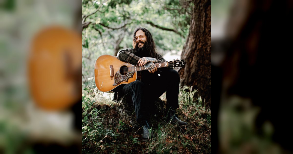 Shawn James at Hollywood Theatre