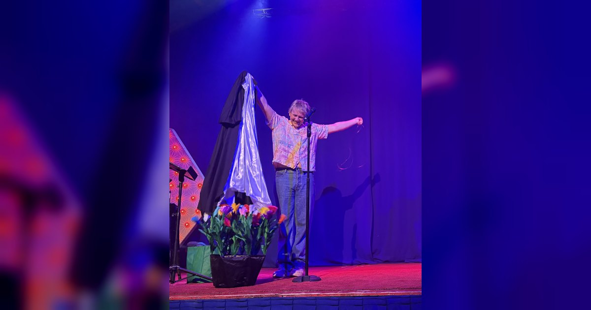 Josh Thomas at L'Olympia Montreal