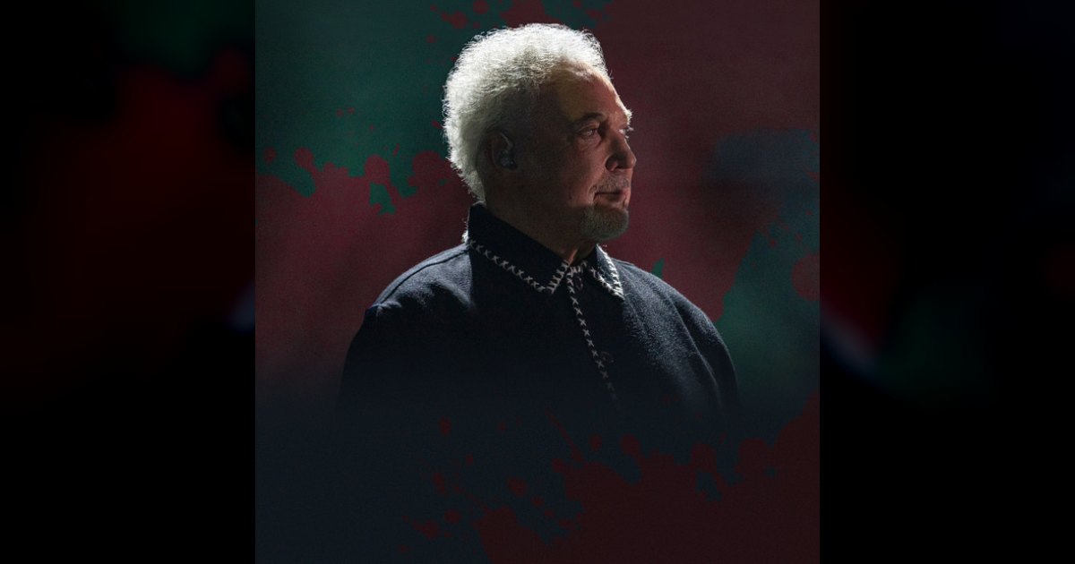 Tom Jones at the OLG Stage at Fallsview Casino