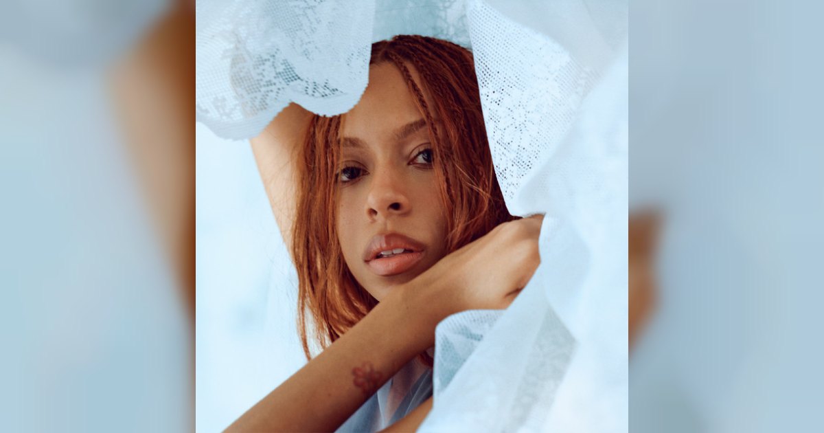 Ravyn Lenae Live