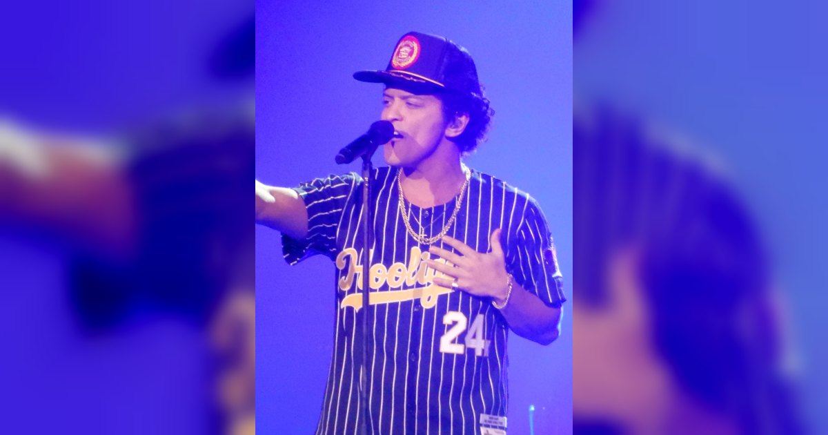 Bruno Mars, Raye & DJ Pee.Wee at BC Place Stadium